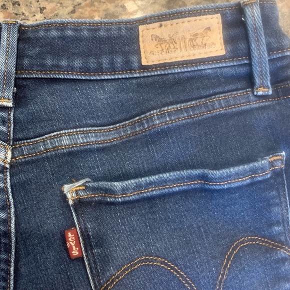 LEVI’S Mid Rise Distressed Skinny Jean - Picture 4 of 7